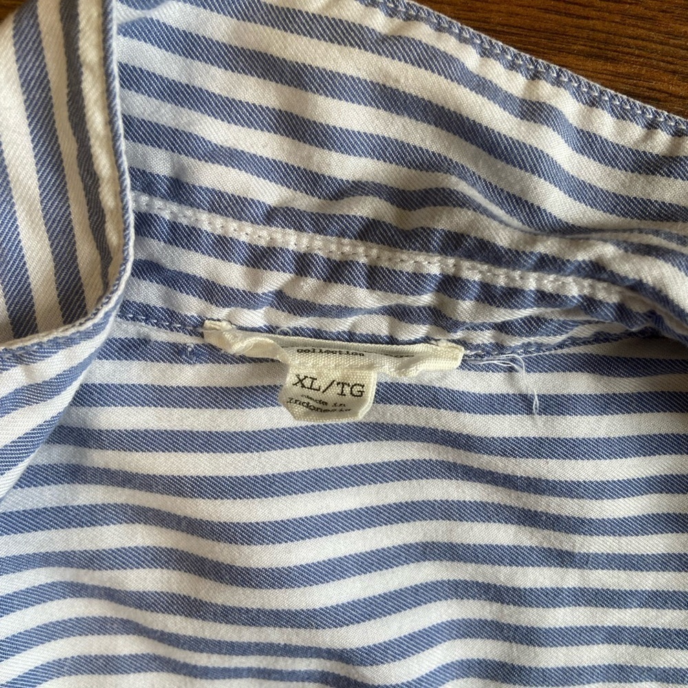 Beach lunch lounge button up blue white striped shirt top size XL short sleeve - Picture 2 of 3